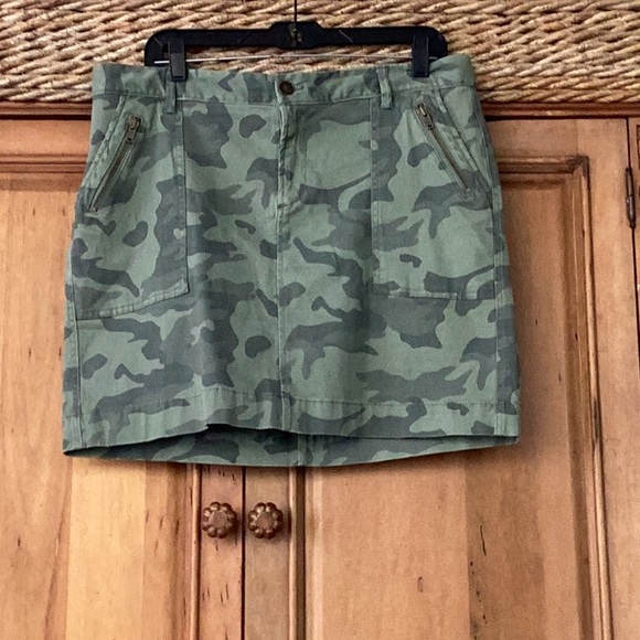 🌻NWOT Old Navy So Fun Size 14 Awesome Camo Style Skirt Wardrobe Must Have 🌻 - Picture 3 of 10
